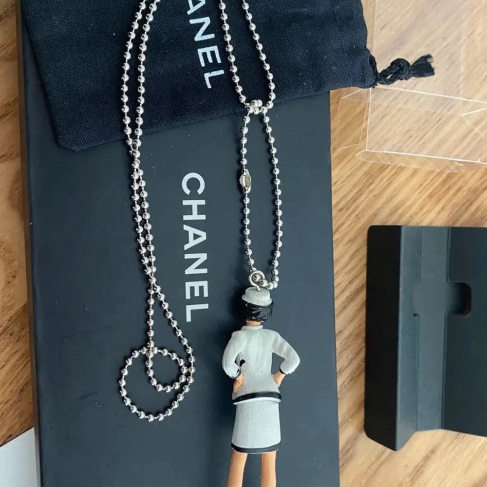 Chanel Coco Doll Necklace Mademoiselle Set - Picture 11 of 14